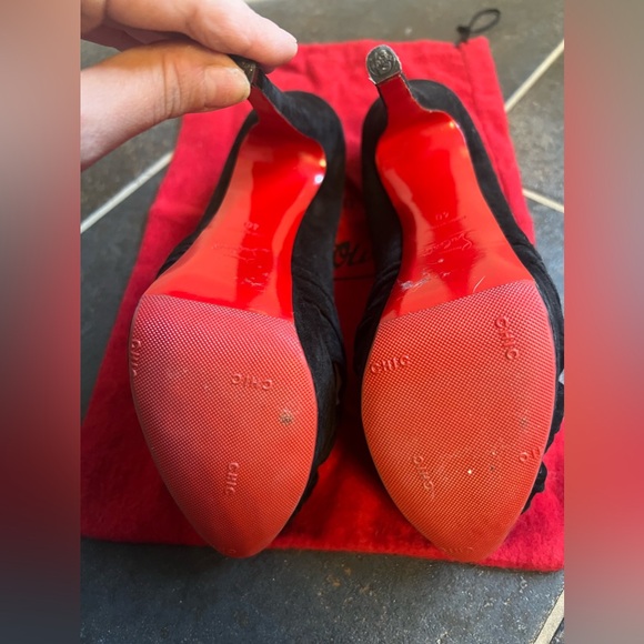Authentic Christian Louboutin Greissimo Black Suede Peep Toe Heels Sz 40 (9–9.5) - Picture 6 of 11